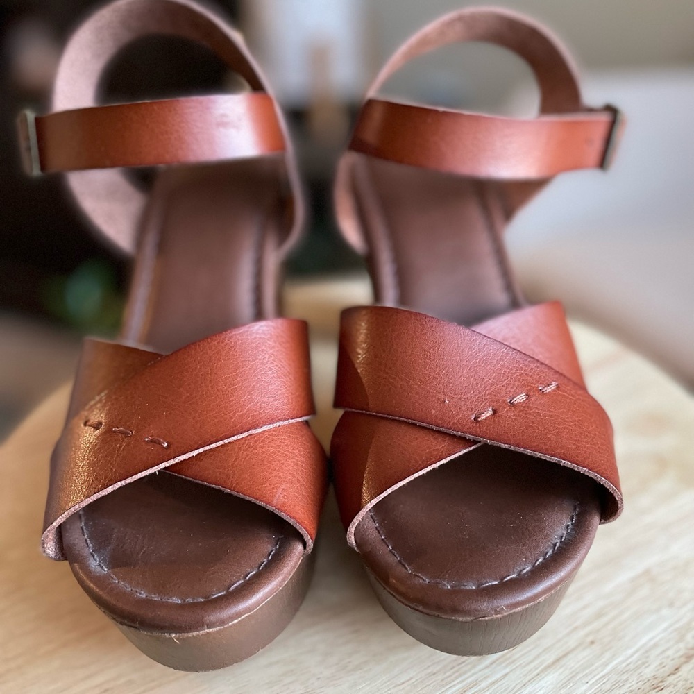 Universal Thread Heels